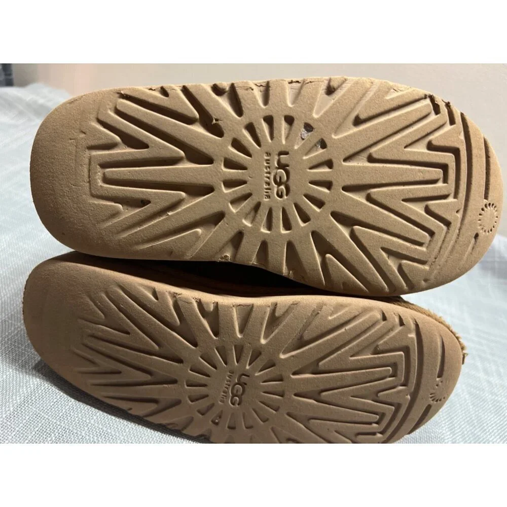 Ugg Australia Girls Boots Sherpa Lined Size 1 Tan Brown Side Button Detail
